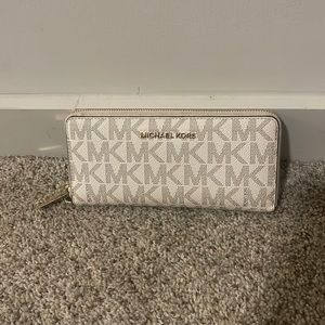 Michael Kors Large Continental Wallet